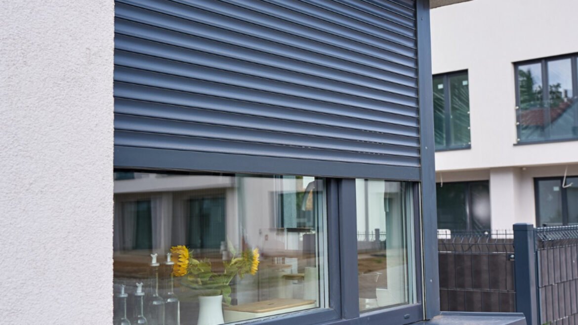 Pourquoi opter pour des volets coulissants : avantages concrets ?